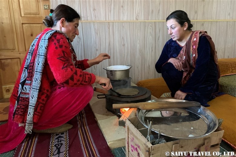 Making Baruway Gilang (buckwheat Chapati)